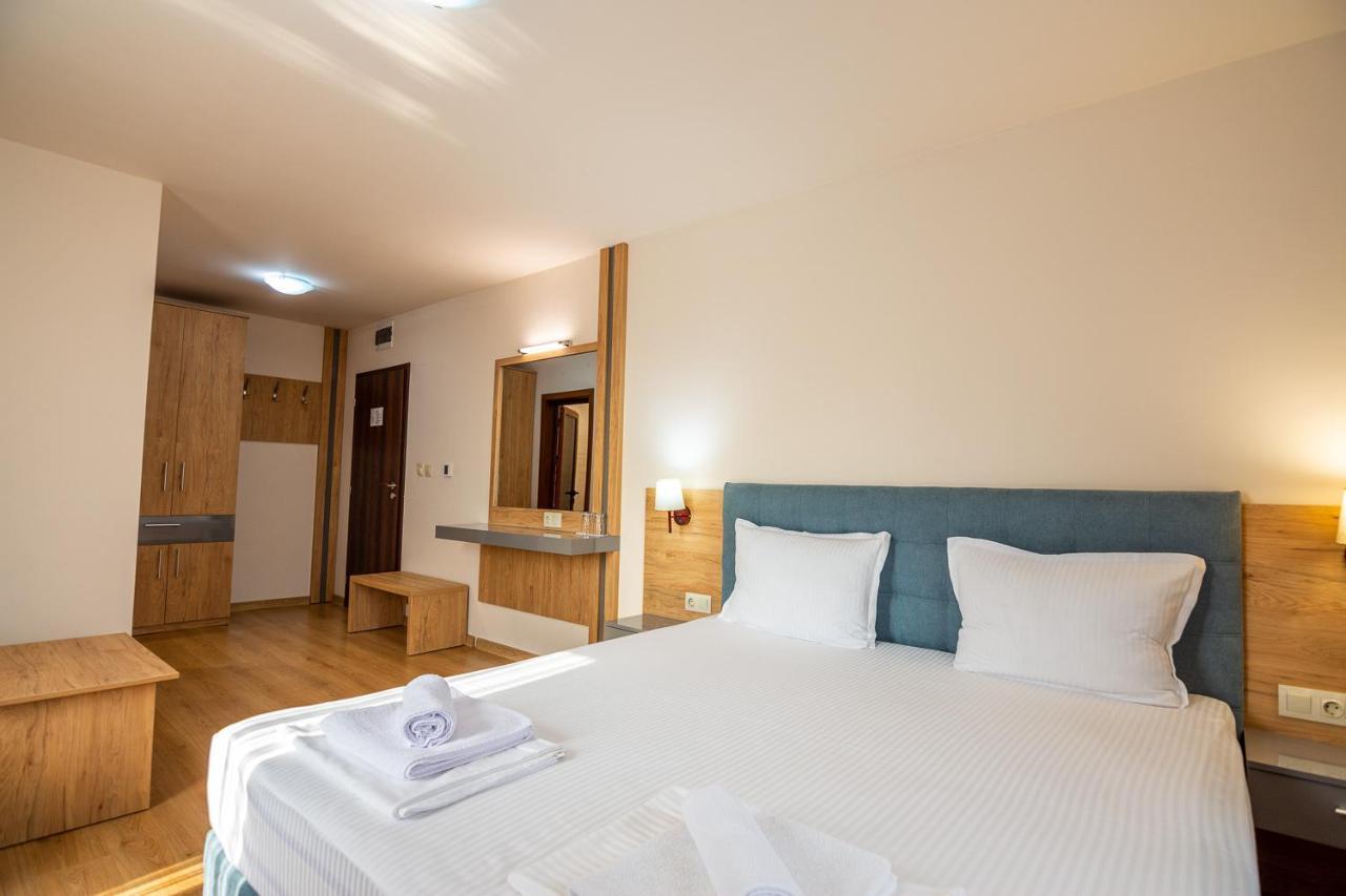 Eco Hotel Momata Kolarovo Zewnętrze zdjęcie