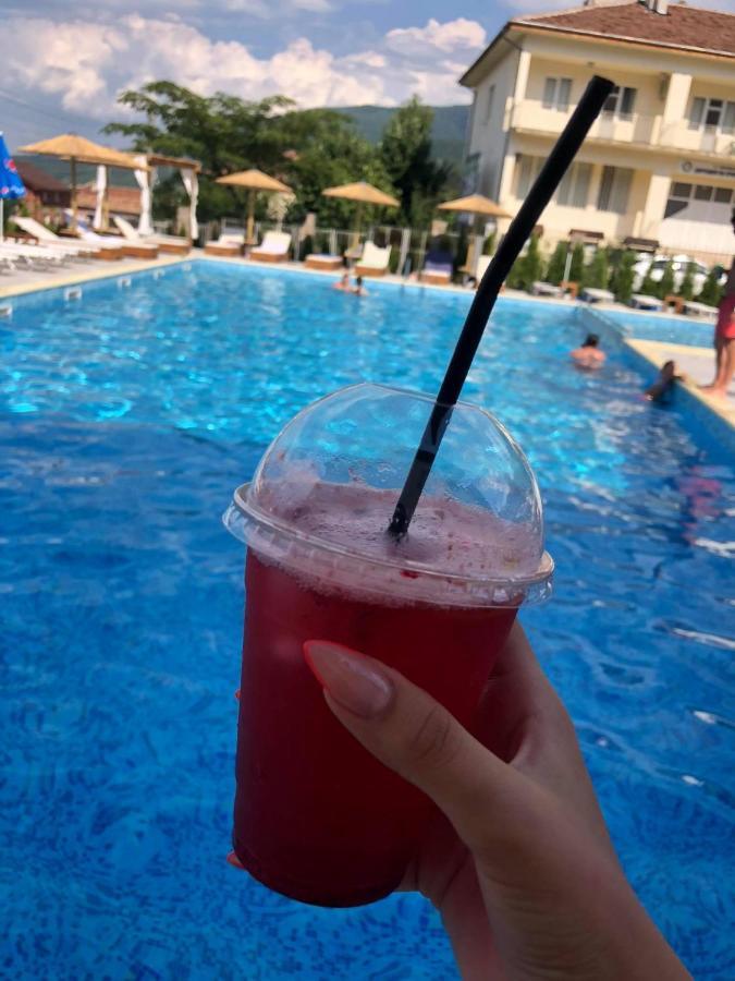 Eco Hotel Momata Kolarovo Zewnętrze zdjęcie